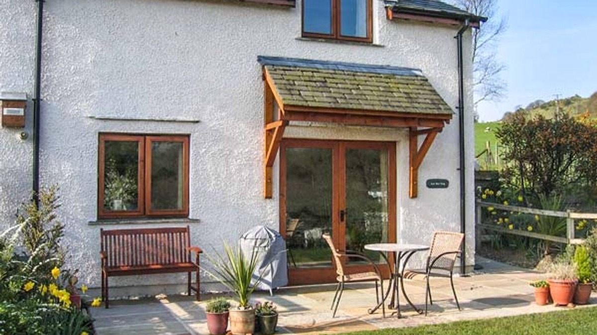 Coniston Cottage | LOW DOW CRAG, romantic, character holiday cottage in Coniston