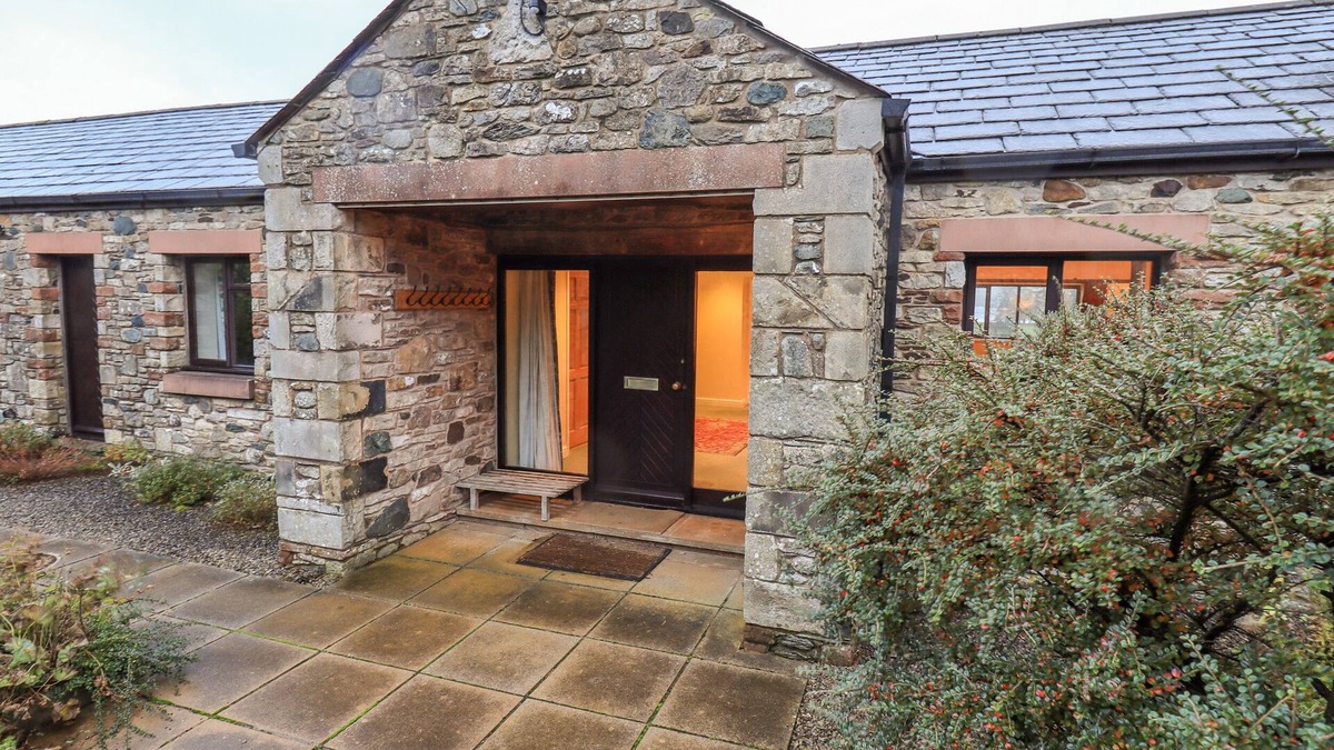 Watermillock Cottage | LOW HOUSE, with open fire in Penrith