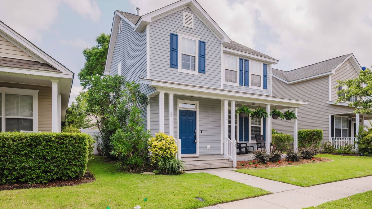 Bluffton House | Lowcountry Lodge! In the heart of historic Old Town Bluffton SC