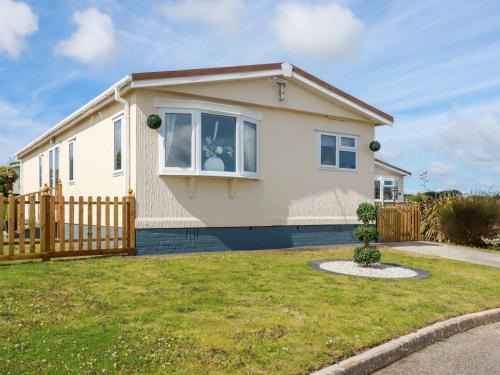 Padstow House | Lowen Lodge