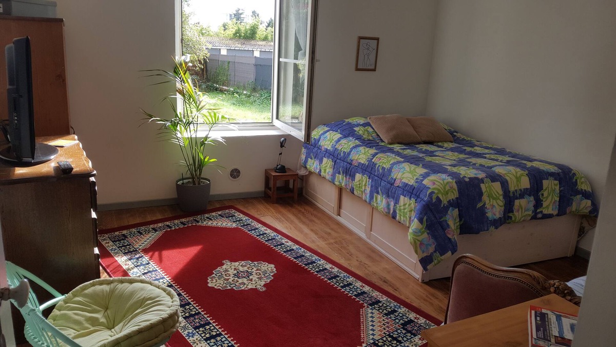Saint-Max House | Lower Castle District