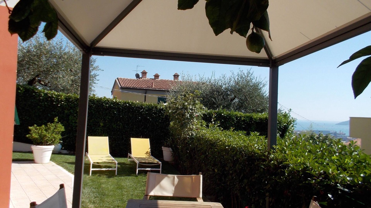 Carozzo Apartment | LOWER FLOOR APARTMENT SEA VIEW