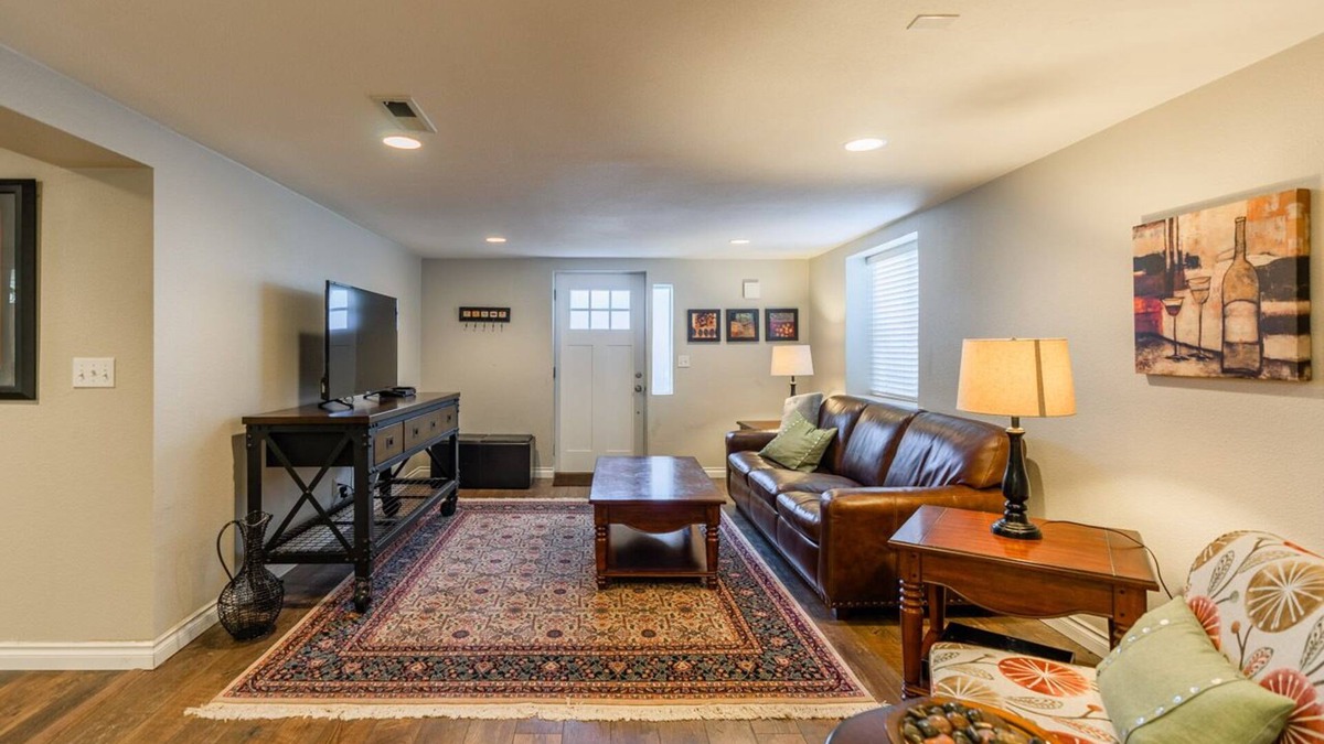 Richland House | Lower Level Historic Gold Coast "Q" house