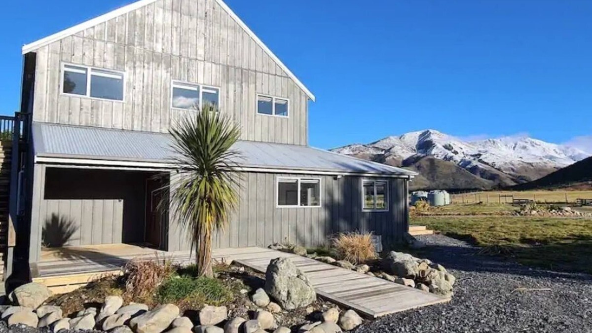 Methven Ski Chalet | Lower Lodge (12 Bed) Pudding Hill