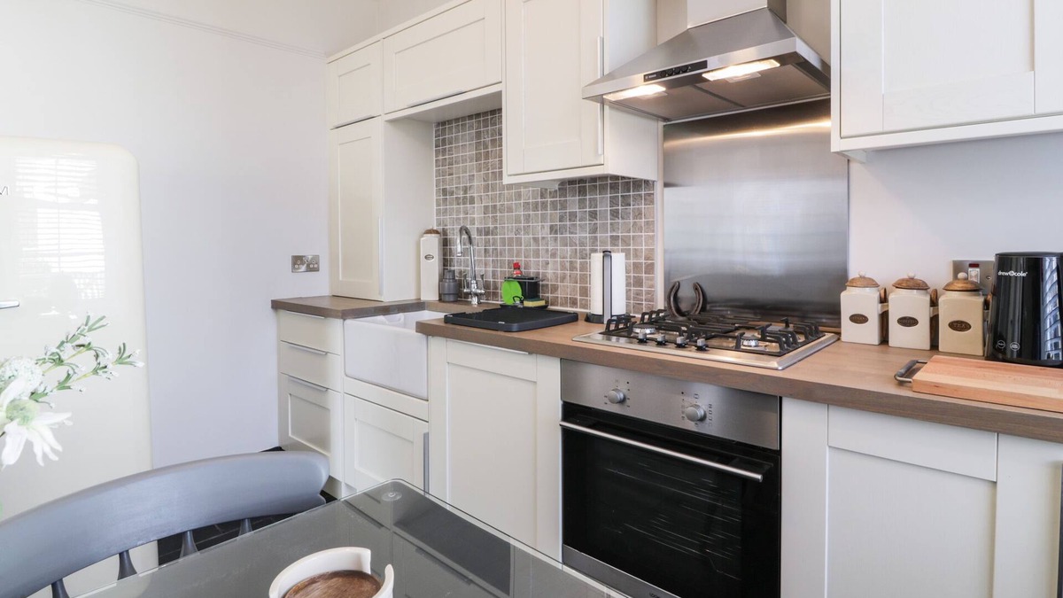 Airth Cottage | LOWER NEUK, family friendly, character holiday cottage in Culross