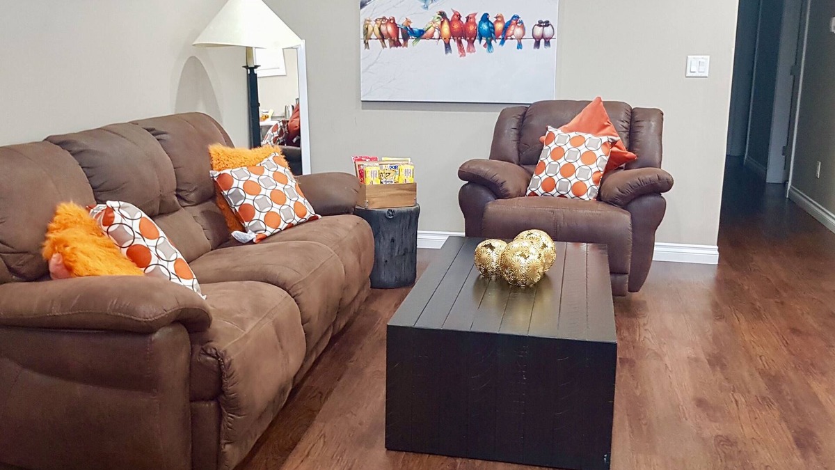Grande Prairie House | Lower Suite Duplex - 3 Beds/1 Bath By Restaurants, Costco, G P Airport