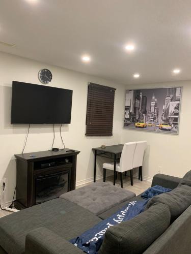 Cambridge Apartment | Lower Unit Entire Apartment