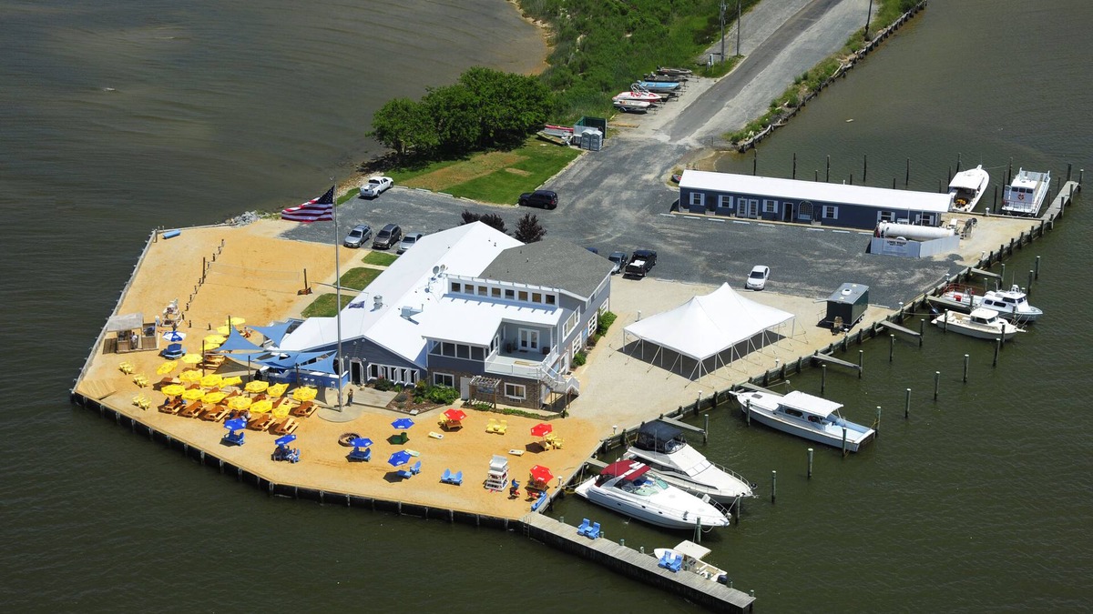 Sherwood Hotel | Lowes Wharf Marina Inn
