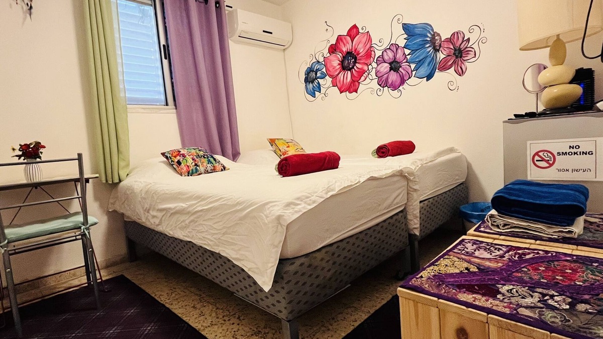 Neot HaKikar Bed & Breakfast | Lowest Place on Earth B&B Private Cosy Double Room Shared Bathroom and Kitchen
