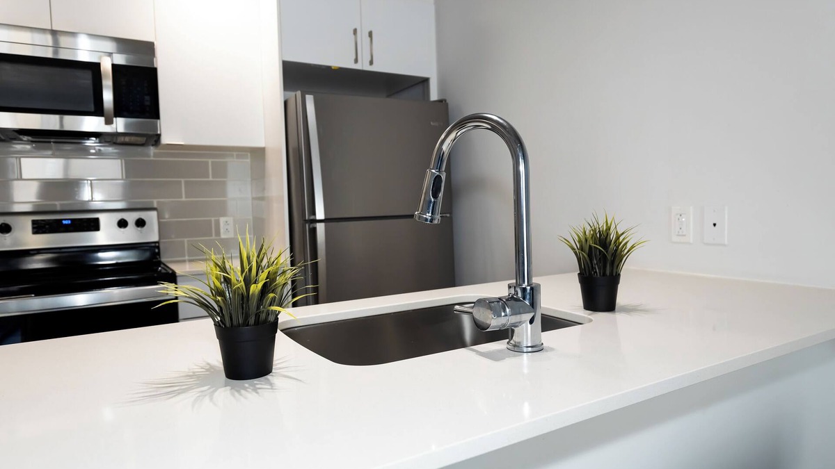 Mascouche Apartment | Lowkey Corner