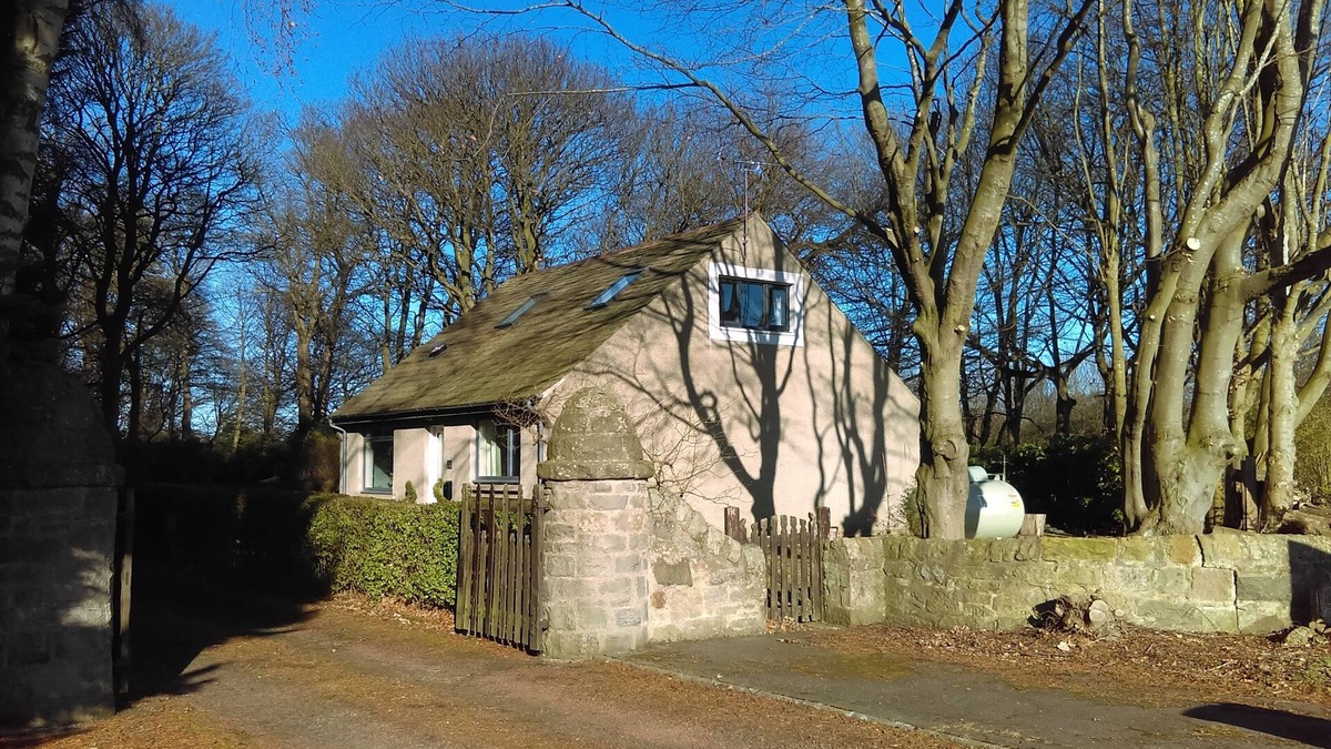 Longcroft Cottage | Lowood Cottage, sleeps 6, 20 minutes from Edinburgh