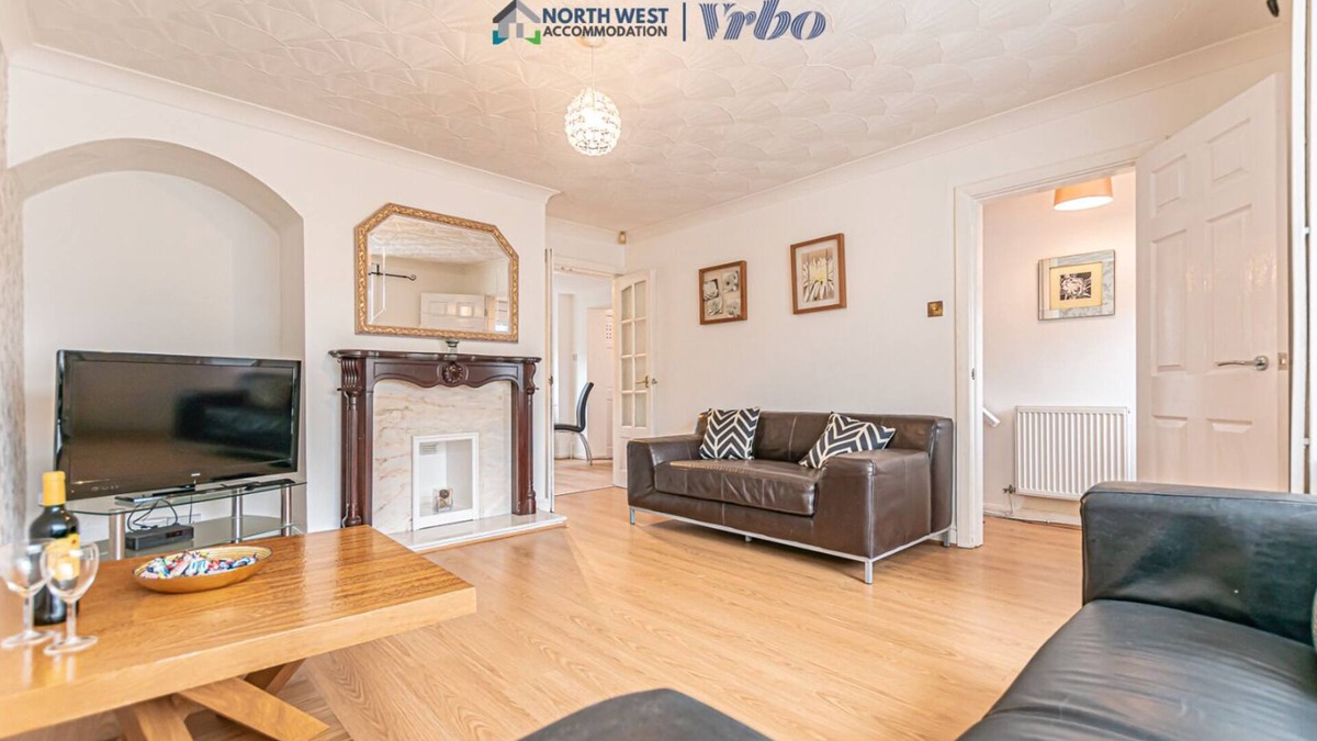 Lowton House | Lowton Spacious 4BR House | Ideal for Long Stays | Contractors &Families Welcome