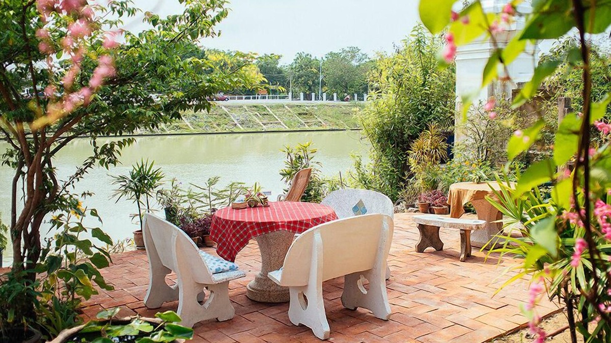 Ayutthaya House | Loy Manee House