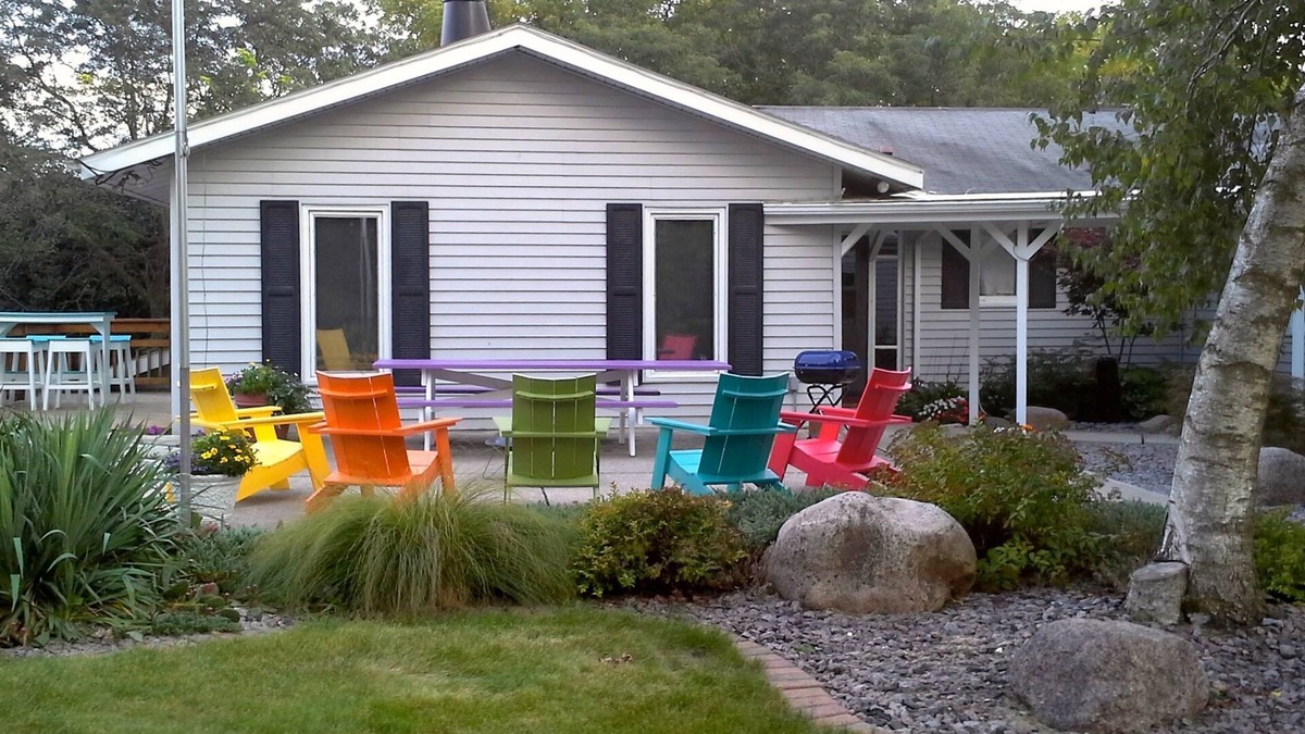 Ames Bed & Breakfast | Loya's Little House Bed & Breakfast