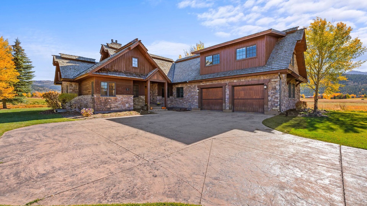 Victor House | LPJH: Enjoy a Peaceful Week in the Tetons Away from Crowded Jackson Hole!