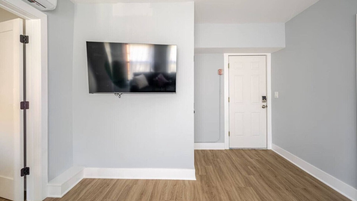 Black Rock Historic District Apartment | Lrg 2 Bedroom apart in BlackRock