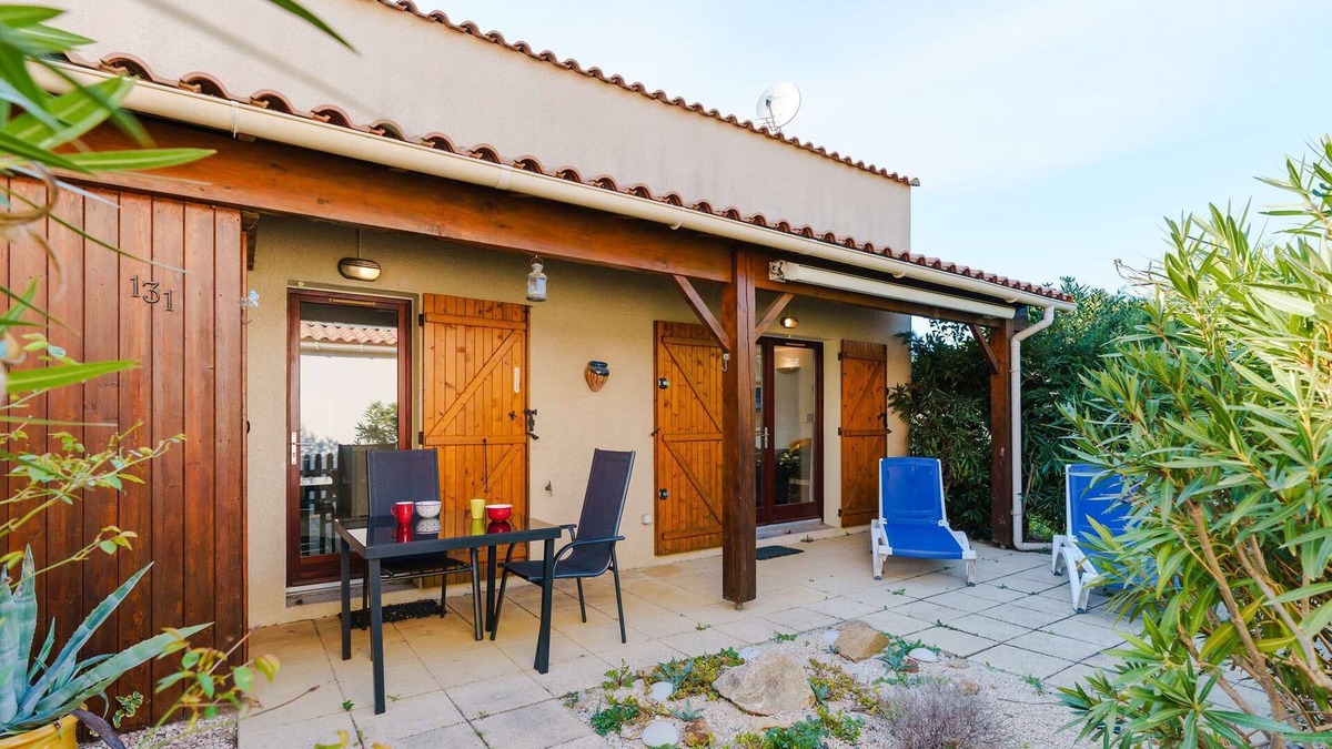 Les Ayguades House | LS131A : GRUISSAN/Large 2 bedroom villa