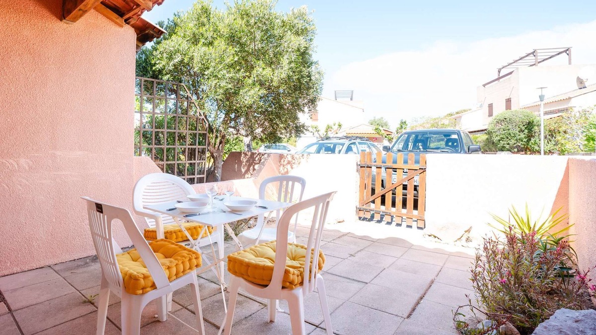 Les Ayguades House | LS176:1-Room Villa with common pool,WLAN, near sea