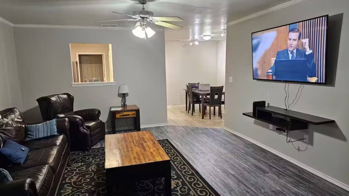 North by Northwest Apartment | Lubbock's Home Away From Home 3BR/3BA/2car
