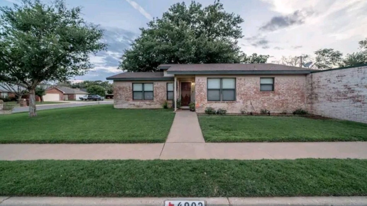 Lubbock House | Lubbock Six-o 2br/2ba Perfect Outdoor Space
