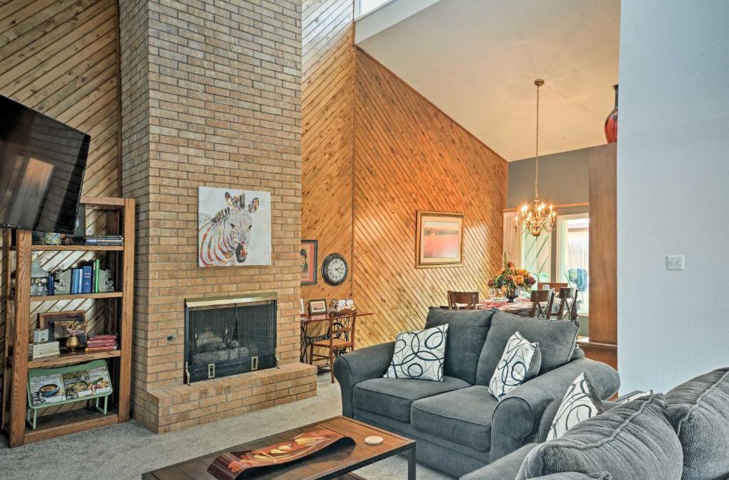 Heart of Lubbock House | Lubbock Townhome with Grill Near TTU and Downtown!