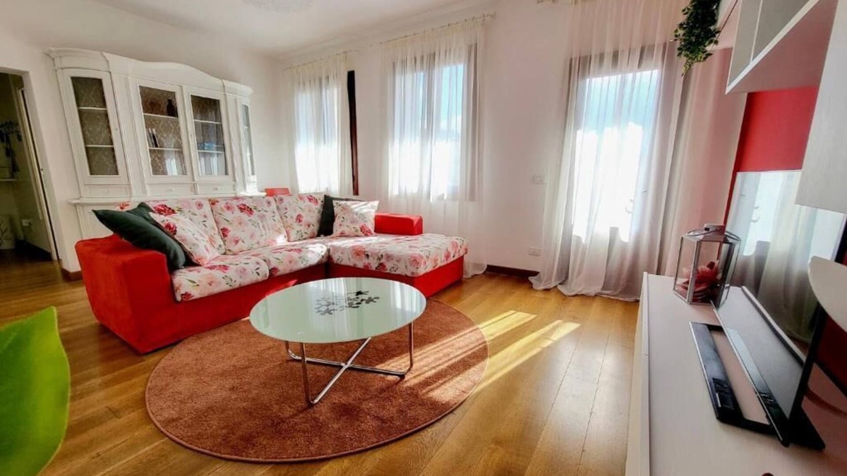Vittorio Veneto Apartment | Lucia Apartment. Spacious apartment in the heart of Serravalle in Vittorio V.to