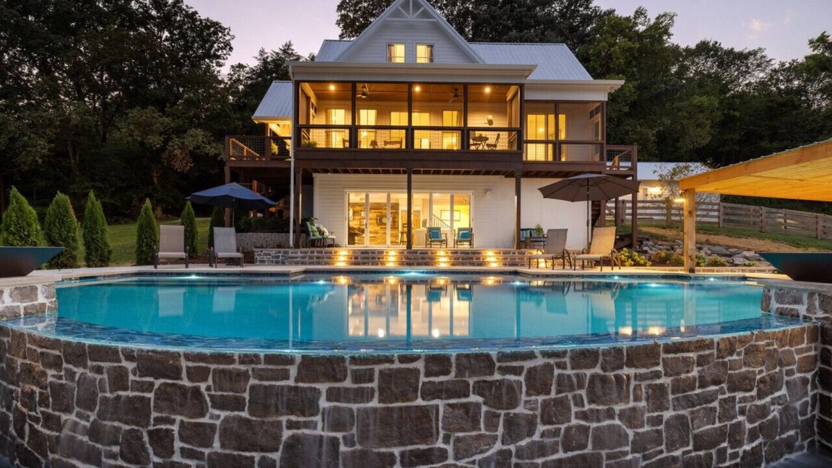 Unionville House | Lucky 13 Farms - Secluded Estate w/Heated Infinity Pool