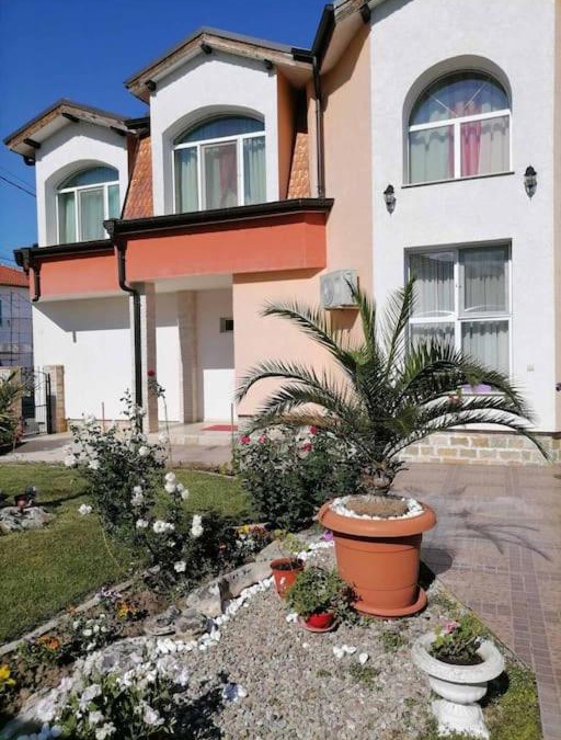 Pavel Banya House | Lucky 2