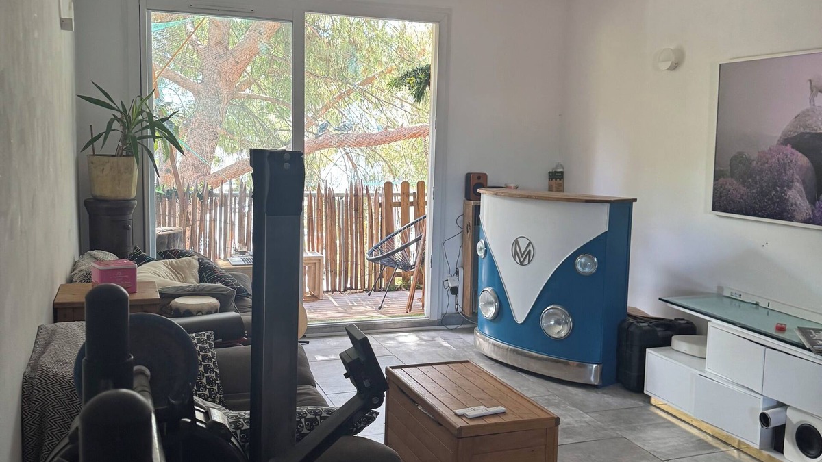 Saint-Martin Bed & Breakfast | LUCKY ART HOME, MONTPELLIER CENTER TOWN 2 STREETCAR STOPS AND BEACHES 10 MIN AWAY.