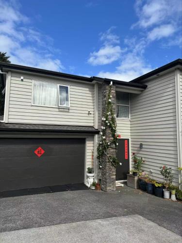 Albany House | lucky house