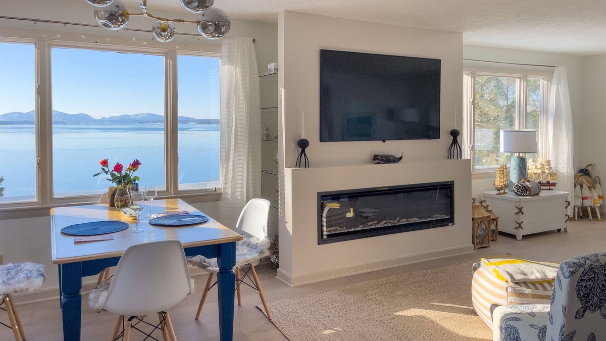 Sullivan House | Lucky Stone Retreat - private beach & Acadia view