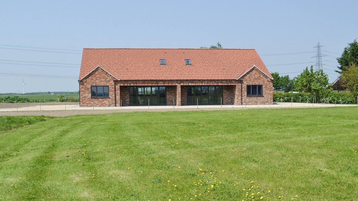 Lincoln Cottage | Lucy's Lodge - UKC2202