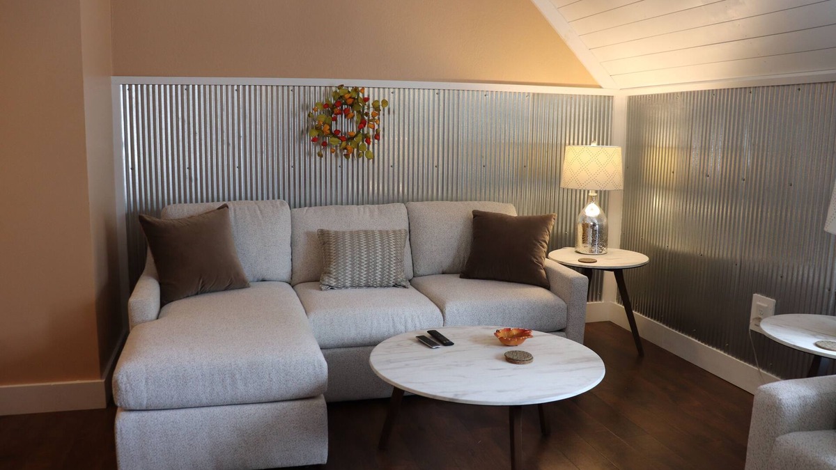 Nashville Apartment | Lucy's Loft above the Nashville Fudge Kitchen in the heart of Nashville, Indiana