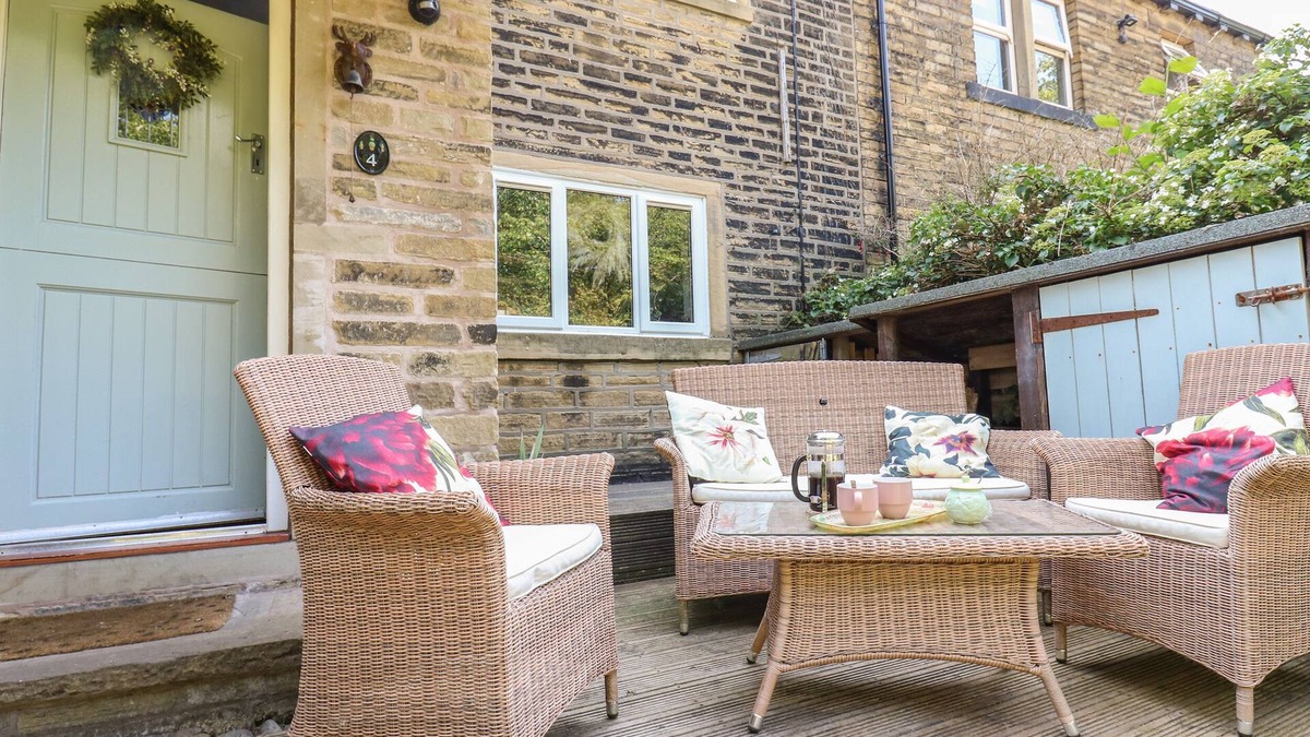 Ogden Cottage | LUDD BROOK COTTAGE, pet friendly, with open fire in Luddenden