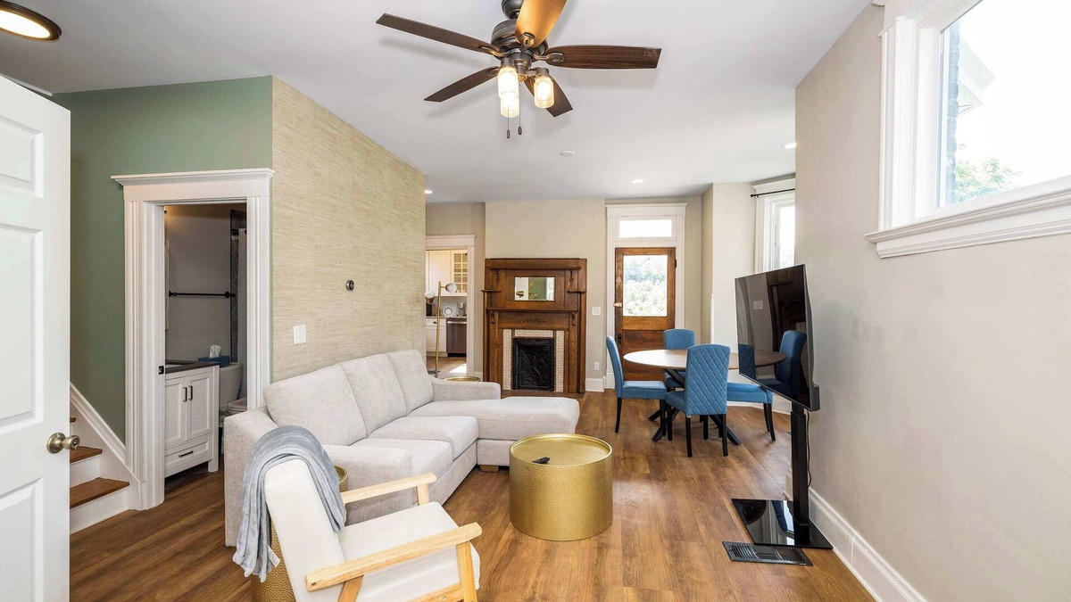 Ludlow House | Ludlow Lodge w/City Views