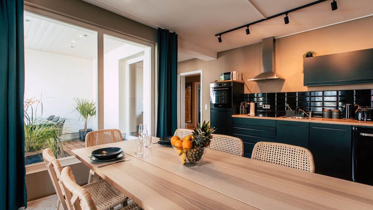 Zentrum-Ost Hotel | Luga Homes – Stadthaus