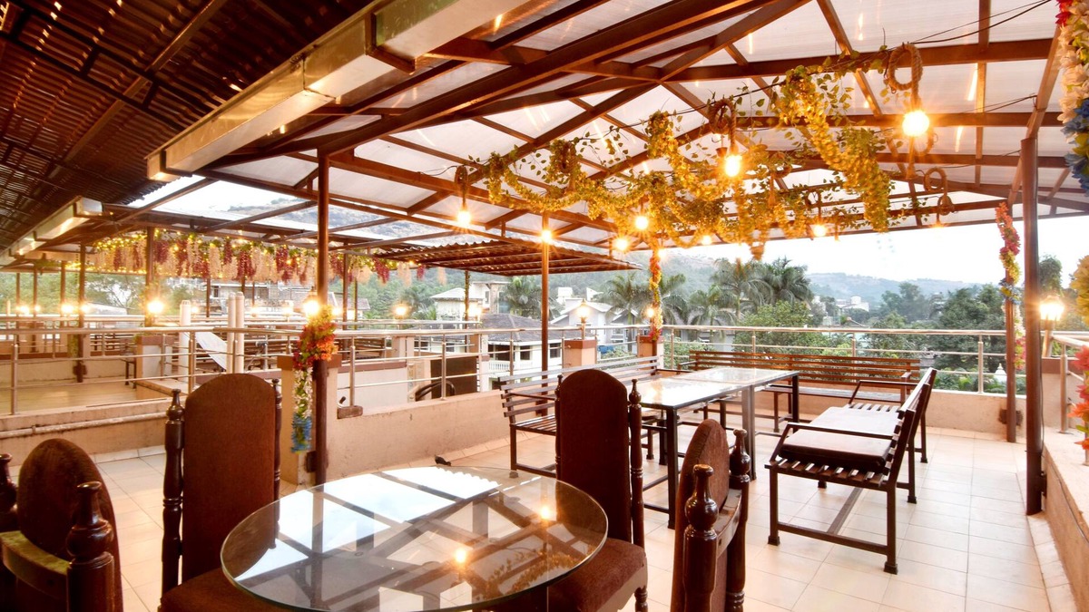 Tungarli Villa | Lugani's - MV Villan