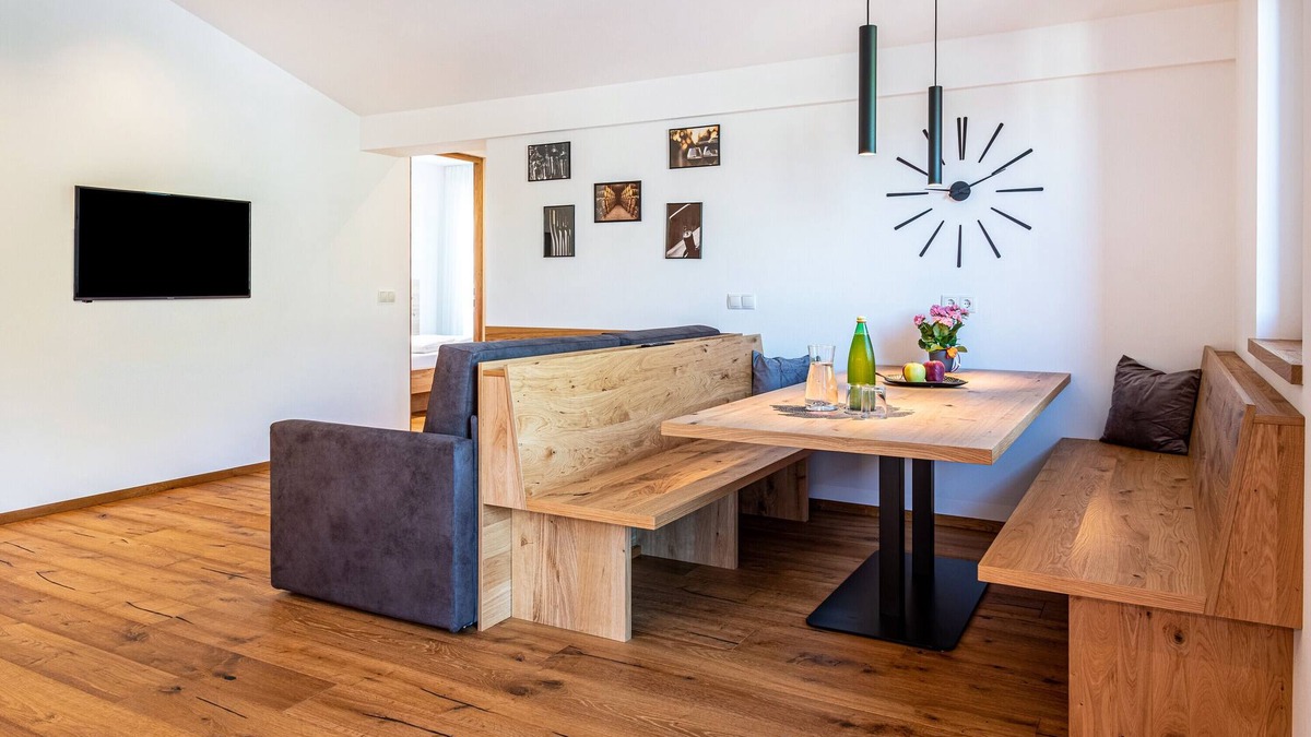 Cornaiano Apartment | 'Luislhof Hof - Apartment Vinum' with Mountain View, Terrace & Wi-Fi