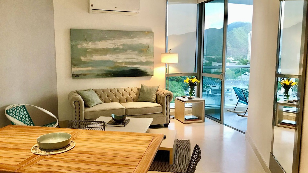 Comuna 2 Apartment | Lujoso Apartamento! Gran Ubicación y Vista al mar