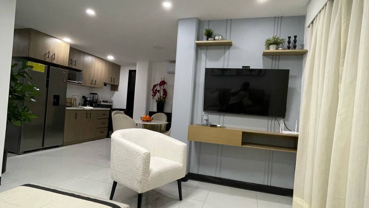 Tegucigalpa Apartment | Lujoso Apartamento para 7 Persona, Terraza, BBQ, AC, Wi-Fi, Parqueo, Lavandería…