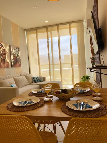 Comuna 2 Apartment | Lujoso con terraza, vista al mar y reserva natural