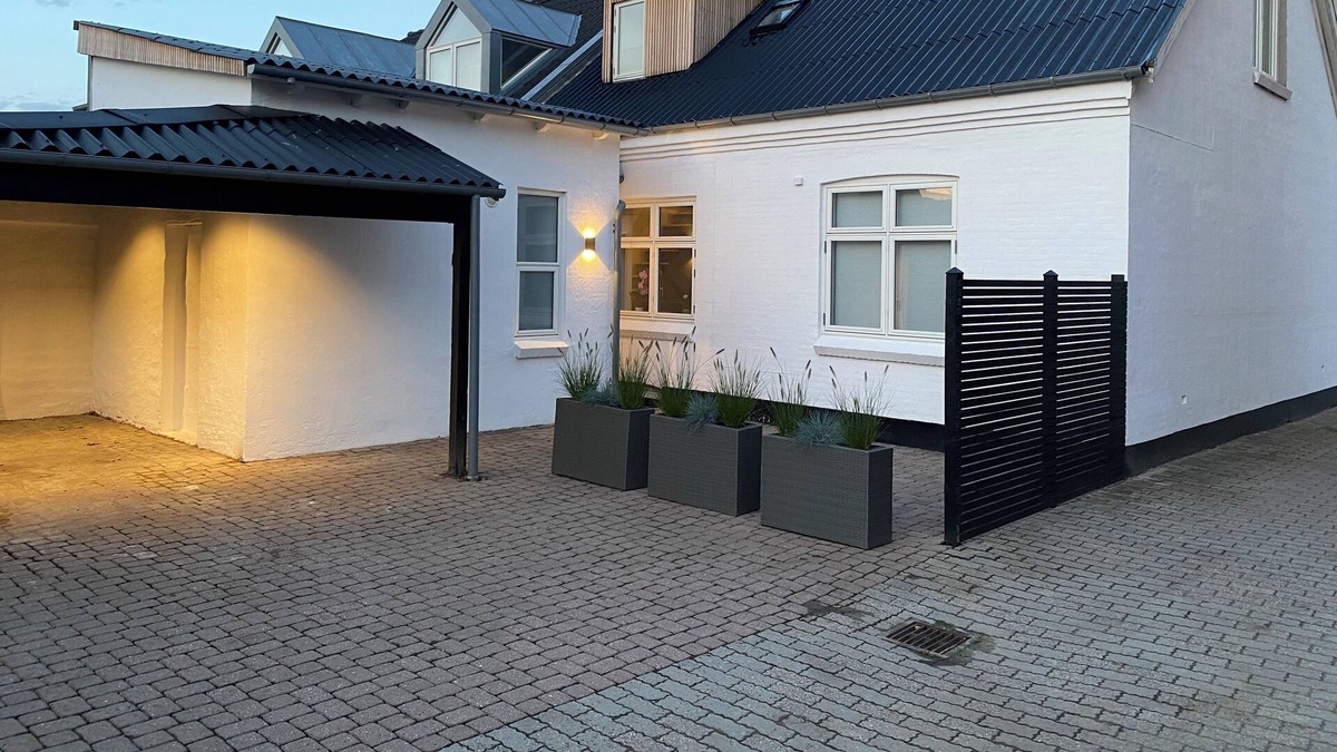 Herning House | Luksus Byhus 100 Meter fra Gågaden med Egen Carport