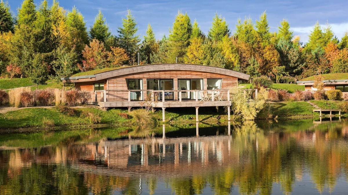 Richmond Cottage | Lulu - a lodge that sleeps 6 guests in 3 bedrooms