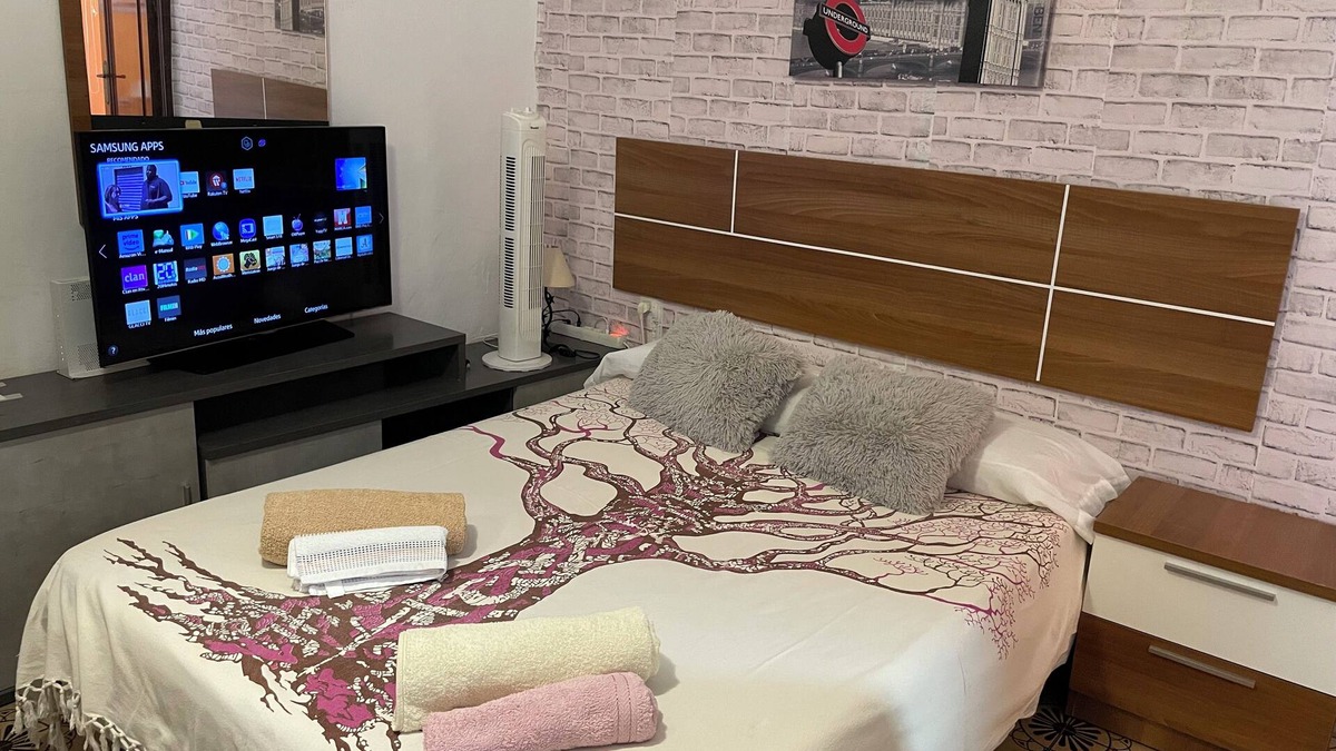 Bailen-Miraflores Apartment | Lulu Apartment