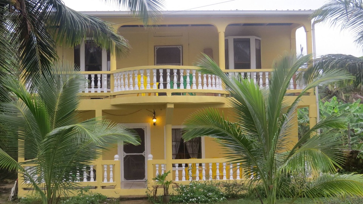 Corn Island House | Lulu's Vacation Rental - 6 Bedroom Beach Front Home