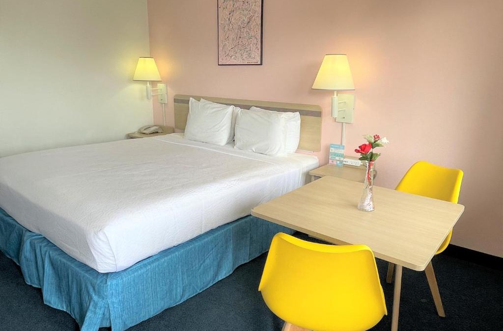 Tyrone Hotel | LuLu Silver City