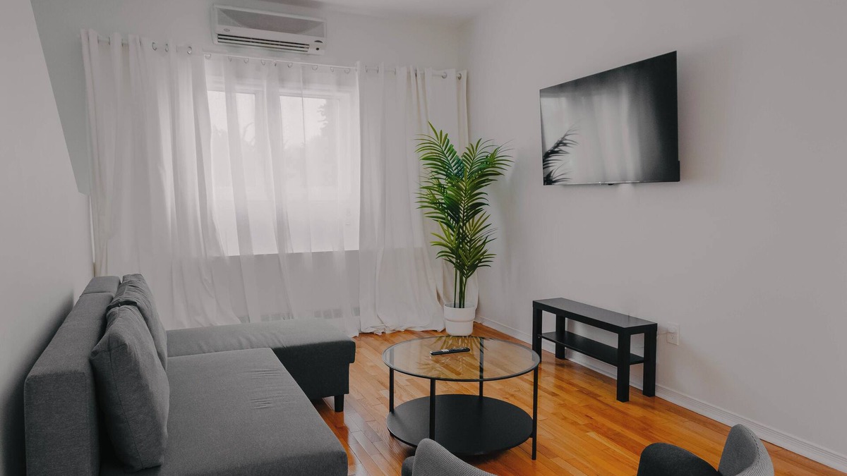 Riverside Apartment | Lum The Queen - Superior One-Bedroom Apartment