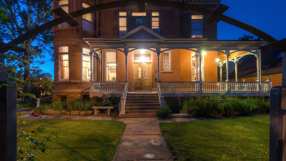 Highland Bed & Breakfast | Lumber Baron Inn