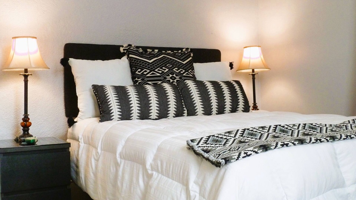 Mount Holly House | Lumberton Comfort - Perfect for Extended Stays