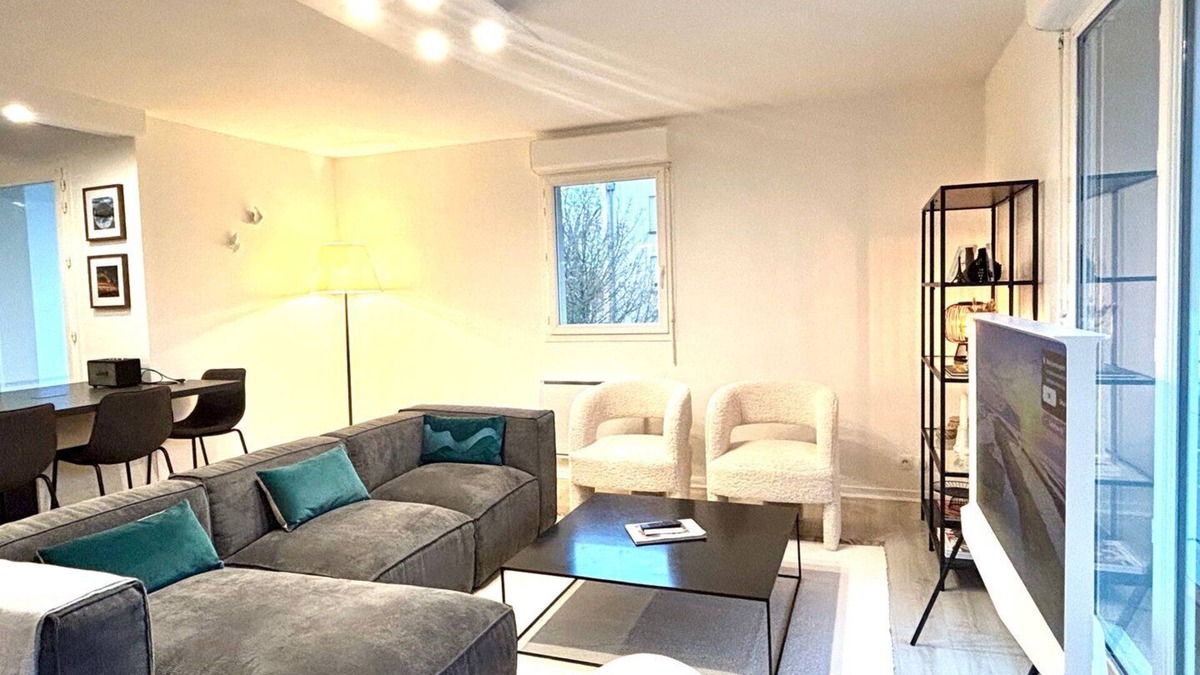 Chartres-de-Bretagne Apartment | Lumière- Sumptuous apartment